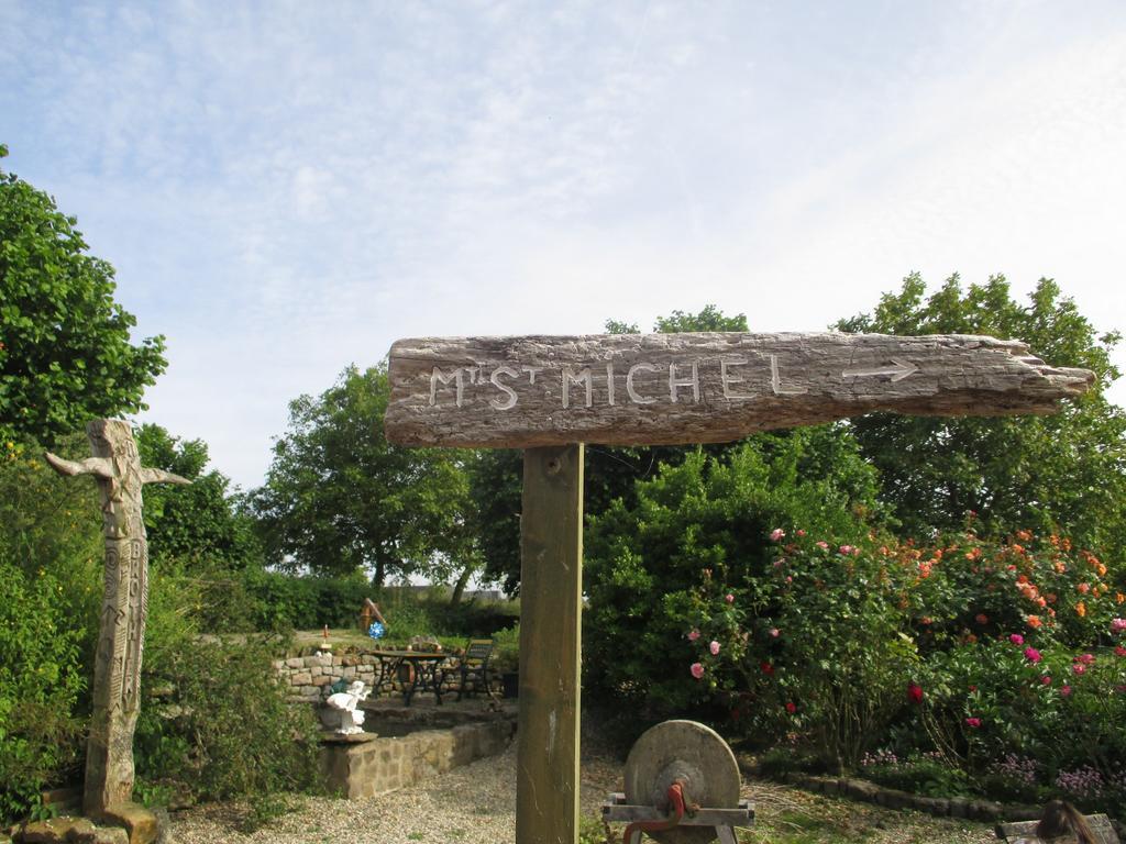 Poilley  Les Sources Bed & Breakfast エクステリア 写真