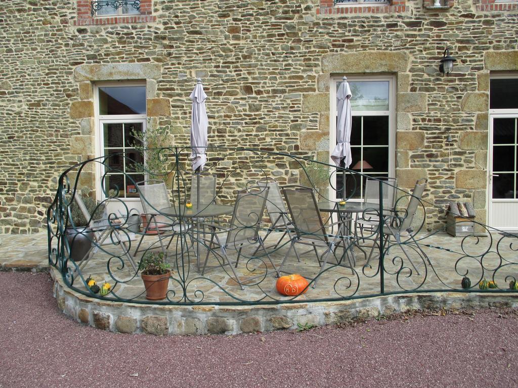 Poilley  Les Sources Bed & Breakfast エクステリア 写真